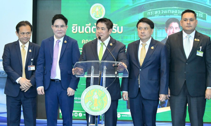 รองนายกฯ ธรรมนัส นำทีมเดินหน้า 6 แนวทางสานต่อนโยบายหลัก ชู “3 สร้าง” ยกระดับคุณภาพชีวิตเกษตรกรไทย - betfahvip